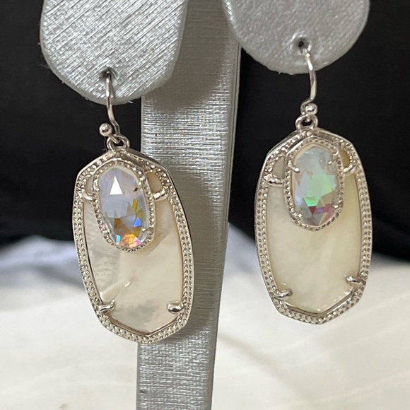 NWT Kendra Scott RARE & Retired Emmy Earrings Silver & Ivory Pearl & Dichroic! - Picture 14 of 15